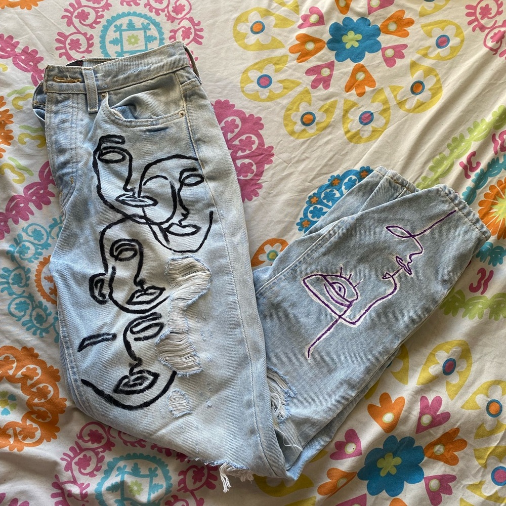 BDG Slim/Straight Leg Ripped Jeans